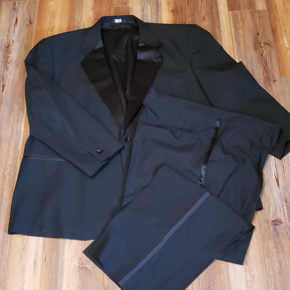 Barry tuxedo